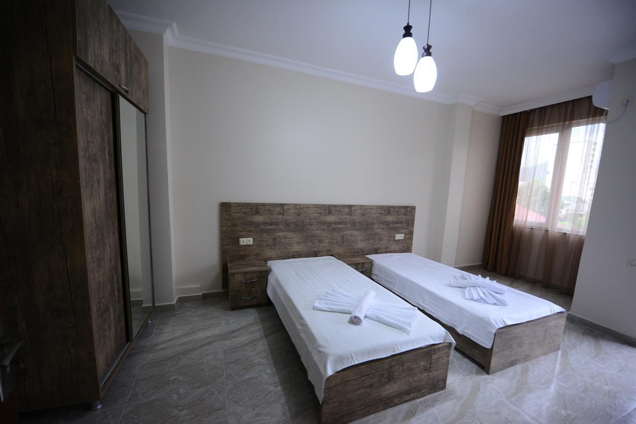 Family Hotel Batumi Exteriör bild